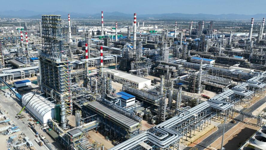 广东石化项目全面试生产 中国石油集团最大炼化一体化项目启航