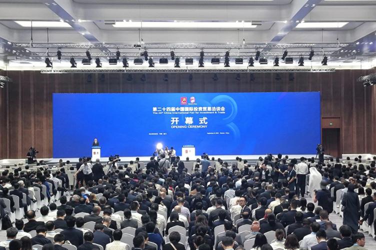 广东高新技术产品闪耀第二十四届投洽会 向全球投资者发出共享机遇的“广东邀请”